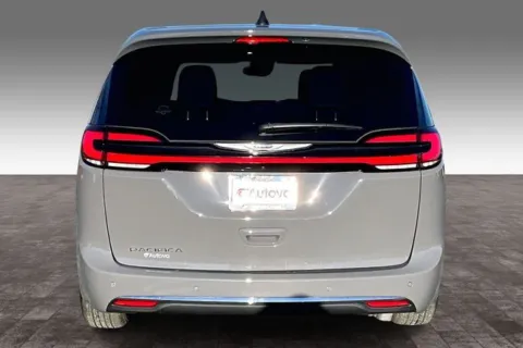 More photos of 2025 Chrysler Pacifica Select at Autova, VA
