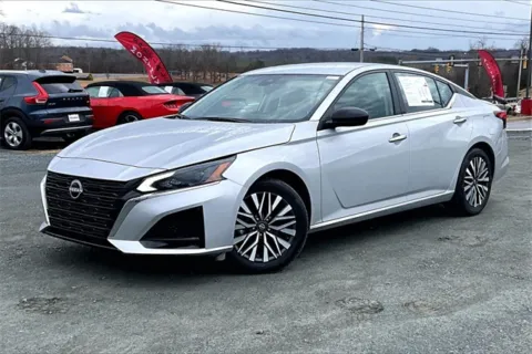 Photos of 2025 Nissan Altima 2.5 SV for sale in Madison Heights, VA at Autova