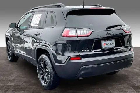 More photos of 2023 Jeep Cherokee Altitude at Autova, VA