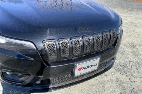 More photos of 2023 Jeep Cherokee Altitude at Autova, VA