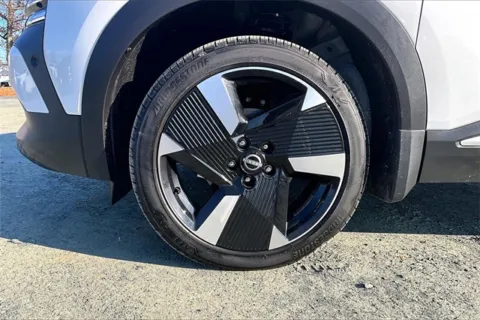 More photos of 2025 Nissan Kicks SR at Autova, VA