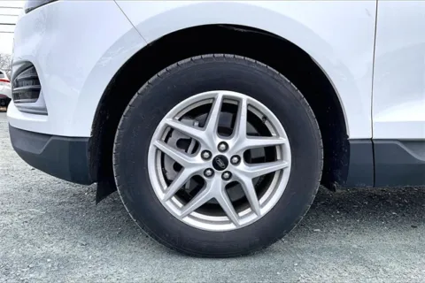 More photos of 2024 Ford Edge SEL at Autova, VA