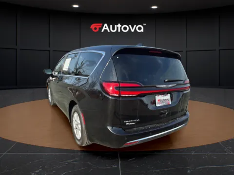 More photos of 2024 Chrysler Pacifica Touring L at Autova, VA