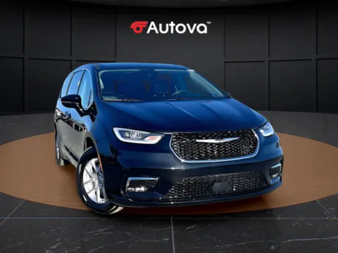 More photos of 2024 Chrysler Pacifica Touring L at Autova, VA