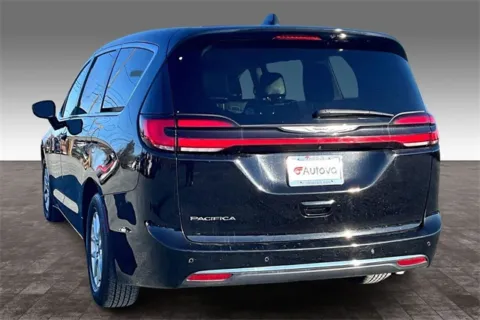 More photos of 2024 Chrysler Pacifica Touring L at Autova, VA
