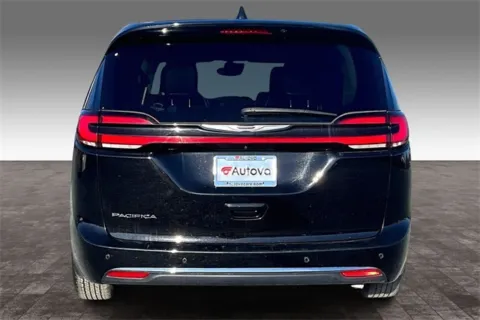 More photos of 2024 Chrysler Pacifica Touring L at Autova, VA