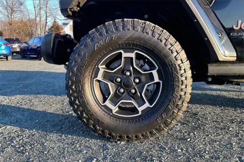 More photos of 2021 Jeep Gladiator Mojave at Autova, VA