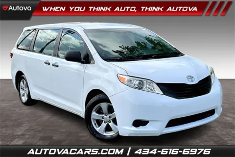 White 2017 Toyota Sienna L for sale in Madison Heights, VA