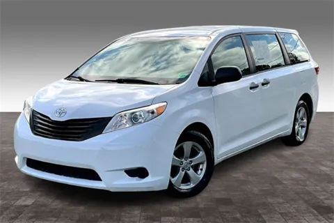 Another view of 2017 Toyota Sienna L for sale in Madison Heights, VA at Autova