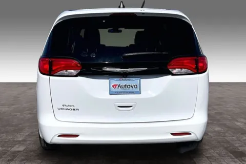 More photos of 2022 Chrysler Voyager LX at Autova, VA