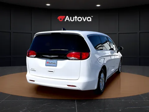 More photos of 2022 Chrysler Voyager LX at Autova, VA