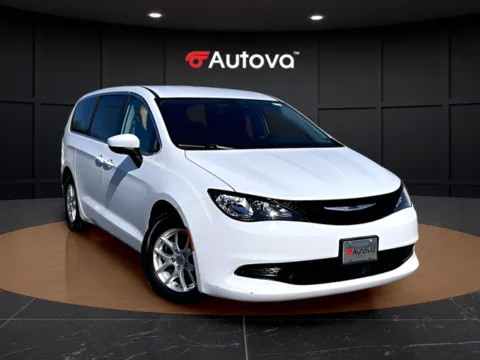 More photos of 2022 Chrysler Voyager LX at Autova, VA