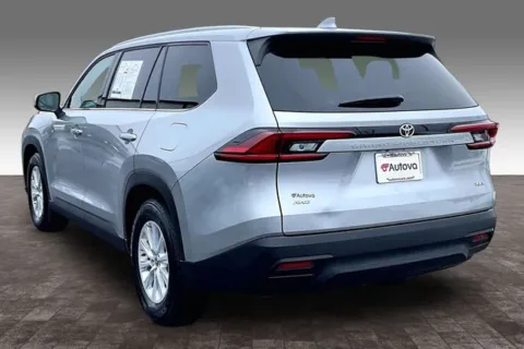 More photos of 2025 Toyota Grand Highlander XLE at Autova, VA