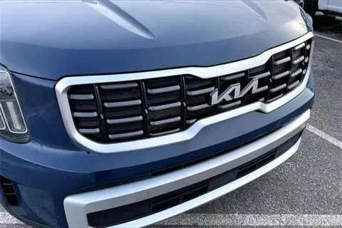 More photos of 2025 Kia Telluride S at Autova, VA