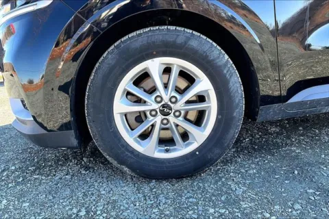 More photos of 2022 Kia Carnival LXS at Autova, VA