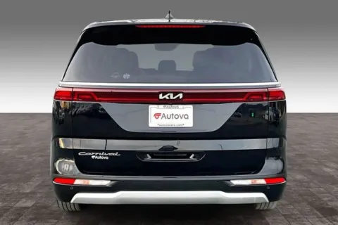 More photos of 2022 Kia Carnival LXS at Autova, VA