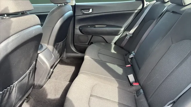 2017 Kia Optima Premium Hybrid - Photo 22