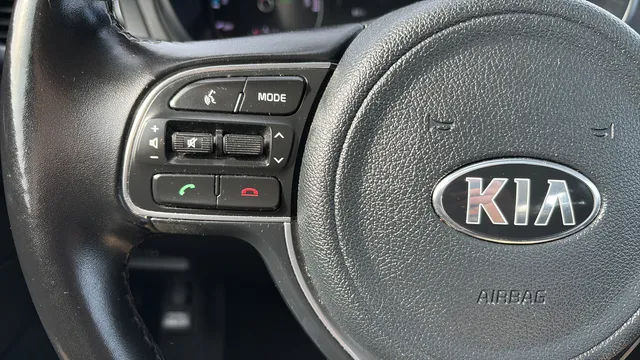 2017 Kia Optima Premium Hybrid - Photo 30