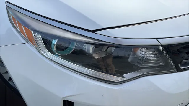 2017 Kia Optima Premium Hybrid - Photo 12