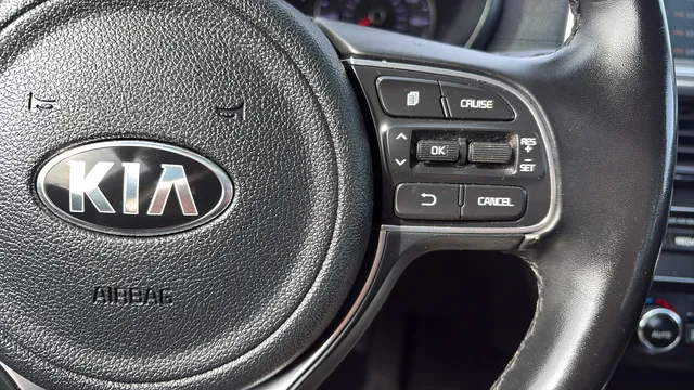 2017 Kia Optima Premium Hybrid - Photo 29