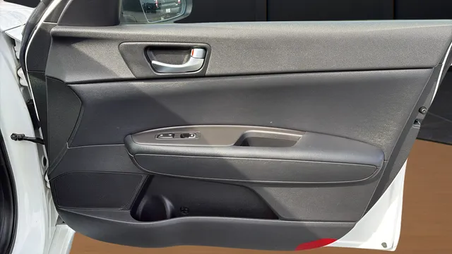 2017 Kia Optima Premium Hybrid - Photo 16