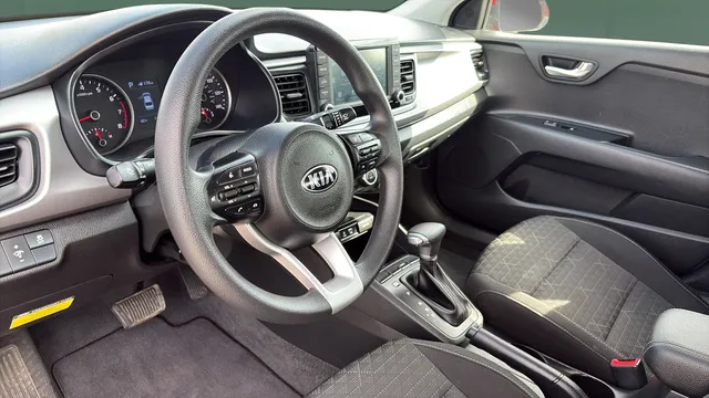 2020 Kia RIO S - Photo 18