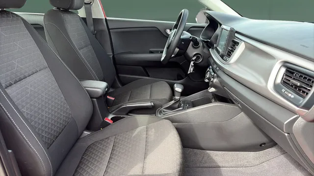 2020 Kia RIO S - Photo 25