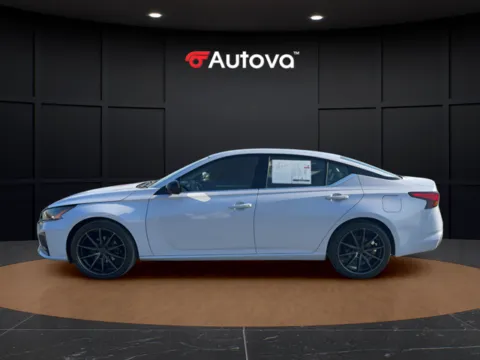 Photos of 2024 Nissan Altima 2.5 SR for sale in Madison Heights, VA at Autova