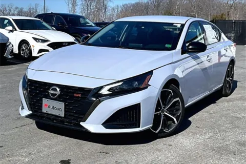 Photos of 2024 Nissan Altima 2.5 SR for sale in Madison Heights, VA at Autova