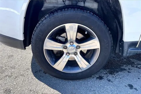 More photos of 2016 Jeep Compass High Altitude at Autova, VA