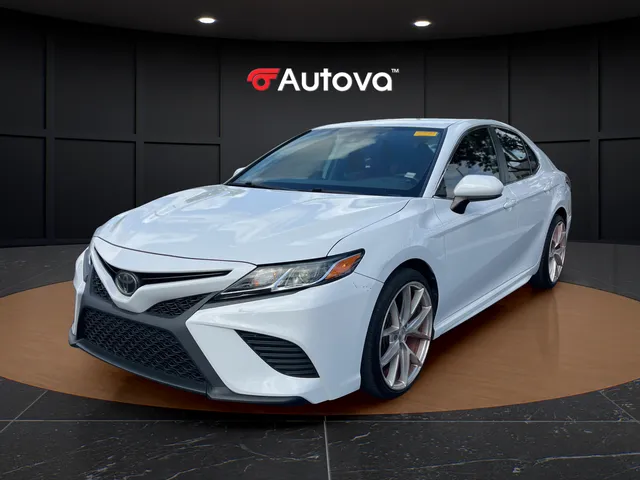 White 2019 Toyota Camry SE for sale in Madison Heights, VA