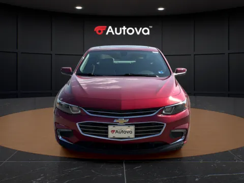 Red 2018 Chevrolet Malibu LT for sale in Madison Heights, VA