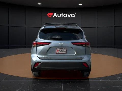 More photos of 2022 Toyota Highlander XLE at Autova, VA