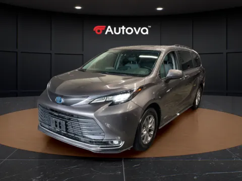 Gray 2021 Toyota Sienna XLE for sale in Madison Heights, VA