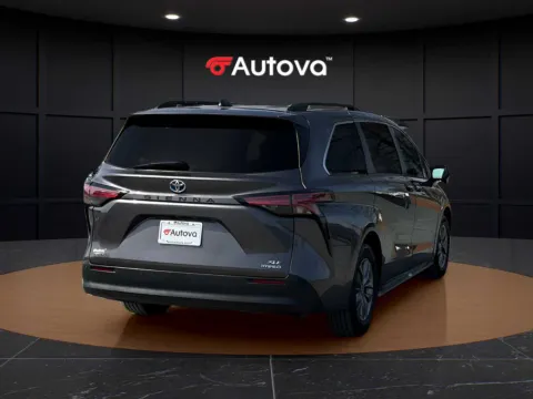 More photos of 2021 Toyota Sienna XLE at Autova - Madison Heights, VA