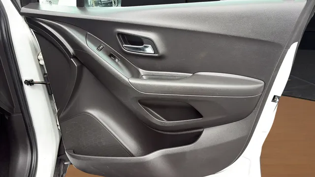 2019 Chevrolet Trax LT - Photo 24