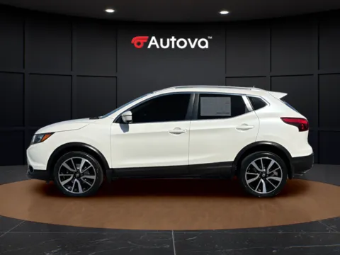 Photos of 2017 Nissan Rogue Sport SL for sale in Madison Heights, VA at Autova