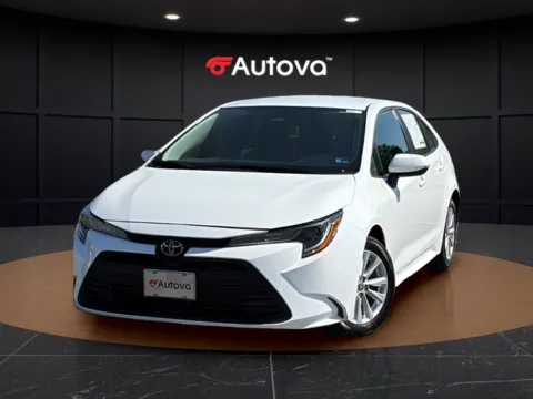 White 2023 Toyota Corolla LE for sale in Madison Heights, VA