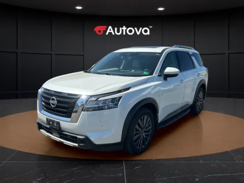 White 2023 Nissan Pathfinder SL for sale in Madison Heights, VA