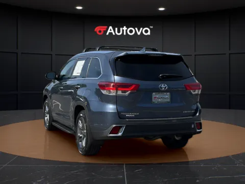 Another view of 2018 Toyota Highlander Limited Platinum for sale in Madison Heights, VA at Autova