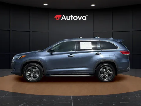 Photos of 2018 Toyota Highlander Limited Platinum for sale in Madison Heights, VA at Autova