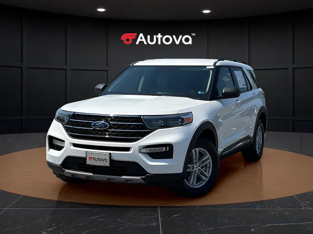 White 2023 Ford Explorer XLT for sale in Madison Heights, VA