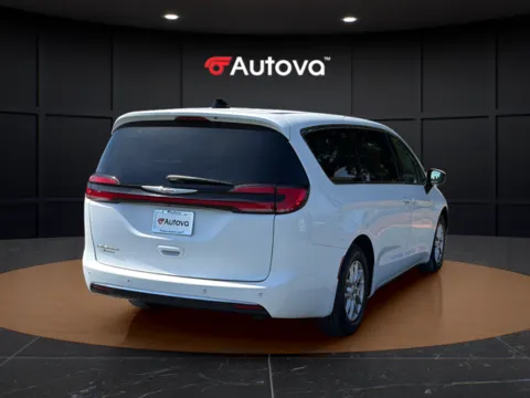 More photos of 2023 Chrysler Pacifica Touring L at Autova, VA