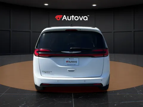 More photos of 2023 Chrysler Pacifica Touring L at Autova, VA