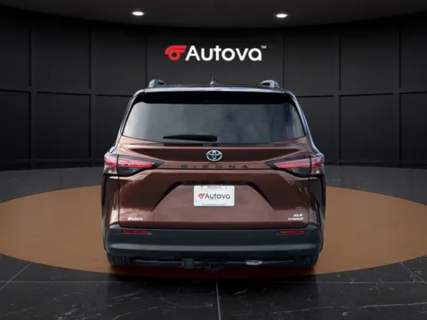 More photos of 2021 Toyota Sienna XLE at Autova, VA
