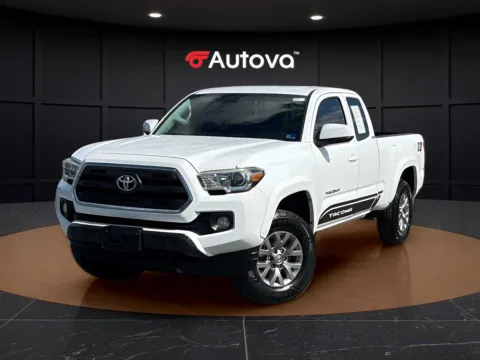 White 2017 Toyota Tacoma SR5 for sale in Madison Heights, VA