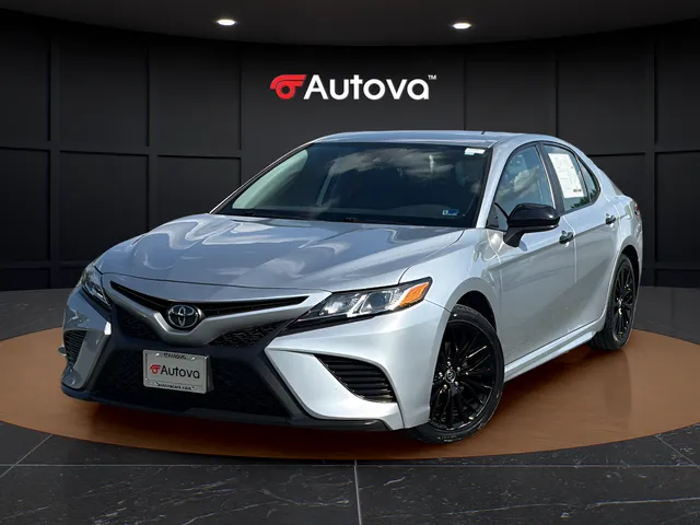Silver 2019 Toyota Camry SE for sale in Madison Heights, VA