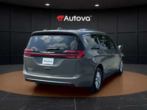 More photos of 2021 Chrysler Pacifica Touring L at Autova, VA
