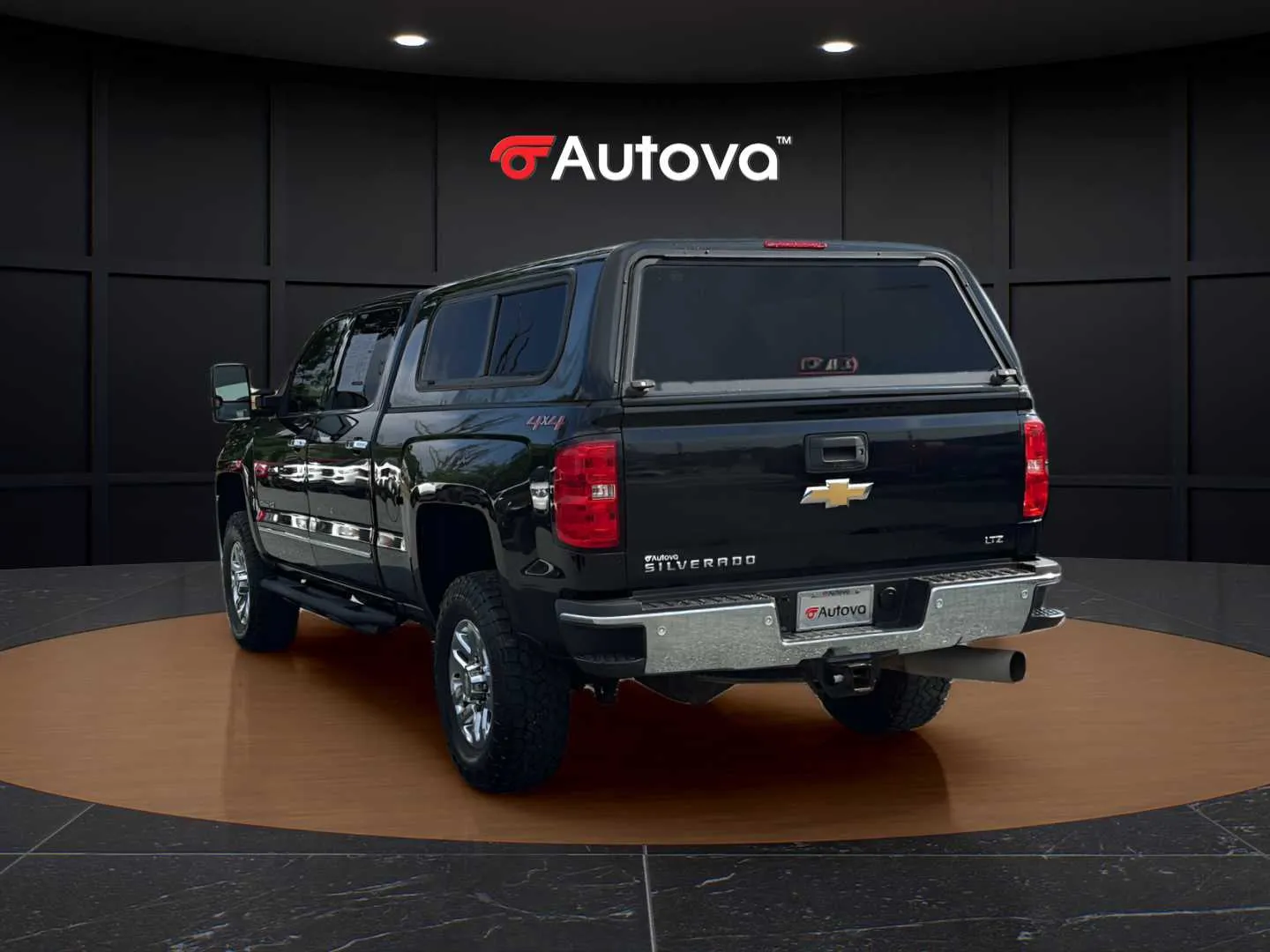 Chevrolet Silverado photo 3
