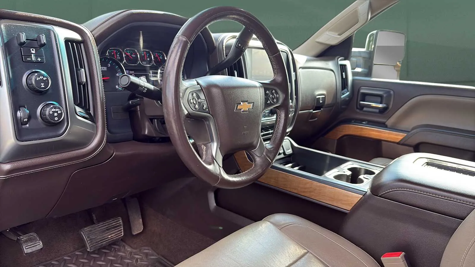 Chevrolet Silverado photo 18